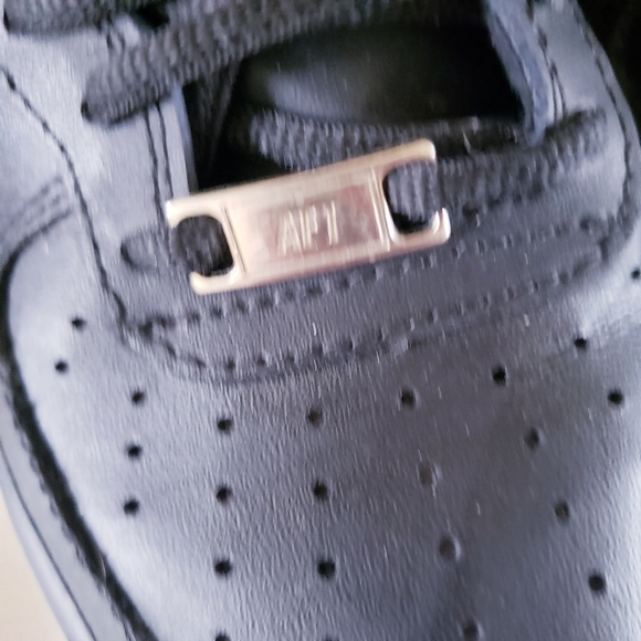 NIKE AIR FORCE 1 MID '07 "TRIPLE BLACK" - 8 US - Picture 7 of 14